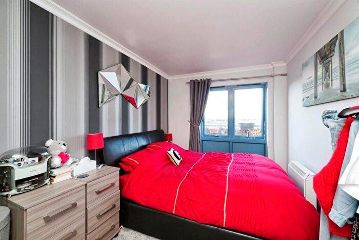 1 Bedroom Apartment For Sale In Sturlas Way, Waltham Cross, EN8