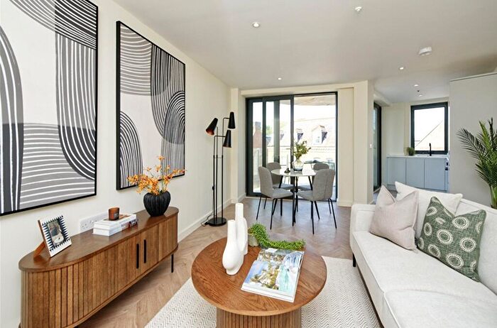 2 Bedroom Apartment To Rent In High Street, Beckenham, BR3