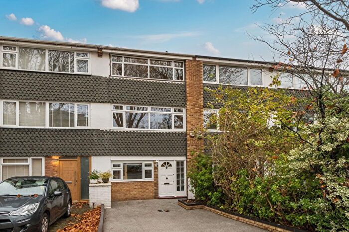 3 Bedroom Terraced House For Sale In Leyland Road, Lee, SE12