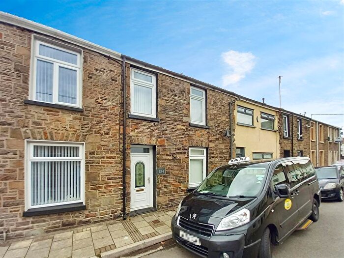 3 Bedroom House To Rent In Glanaman Road, CF44