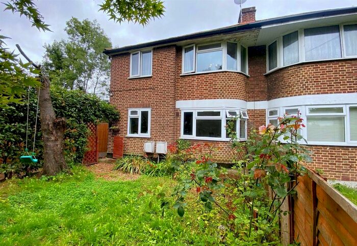 2 Bedroom Maisonette To Rent In Windsor Avenue, London, SW19