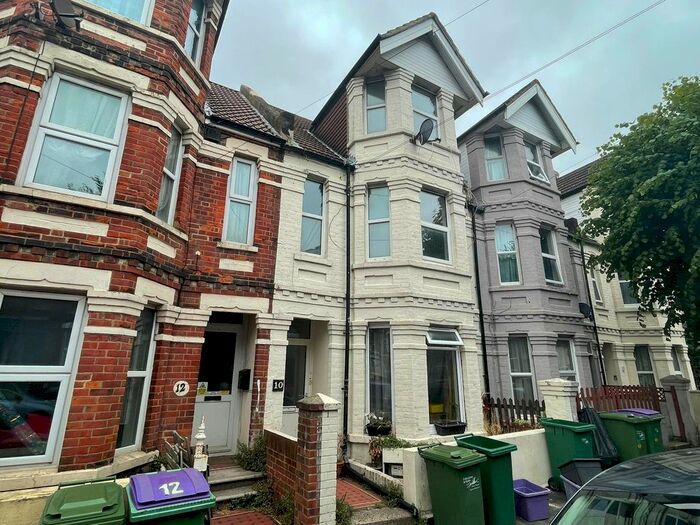 3 Bedroom Flat To Rent In Bournemouth Road, Folkestone, Kent, CT19