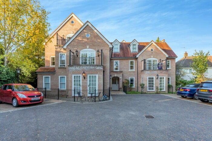 3 Bedroom Flat To Rent In Glebe Road, Cambridge, Cambridgeshire, CB1