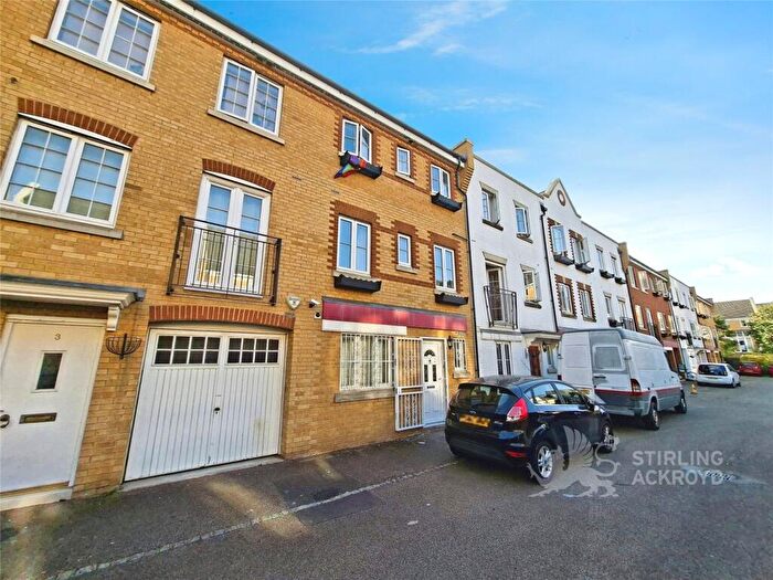 4 Bedroom Terraced House To Rent In Edgar Wallace Close, London, SE15
