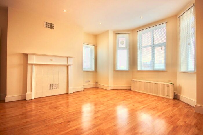 2 Bedroom Flat To Rent In Finchley Road, London, NW11