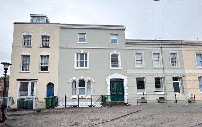 2 Bedroom Flat For Sale In St. Georges Square, Cheltenham, Gloucestershire, GL50