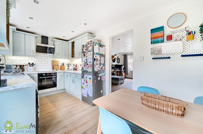 3 Bedroom End Of Terrace House For Sale In Greywell Close, Tadley, Hampshire, RG26