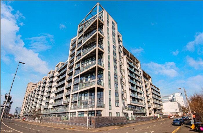 2 Bedroom Flat To Rent In Lancefield Quay, Glasgow, G3