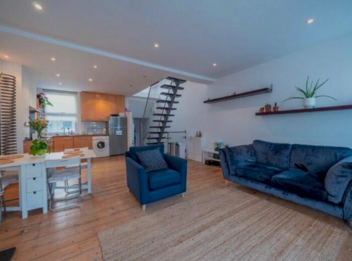 2 Bedroom Flat To Rent In Ashburnham Road, London, NW10