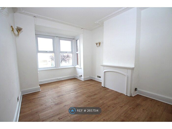 1 Bedroom Flat To Rent In Gillingham Road, Gillingham, ME7