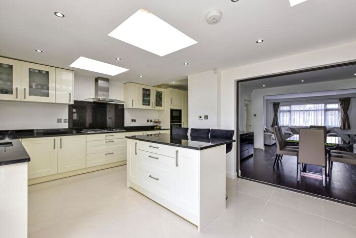 4 Bedroom Semi-Detached House For Sale In Herlwyn Avenue, Ruislip, HA4