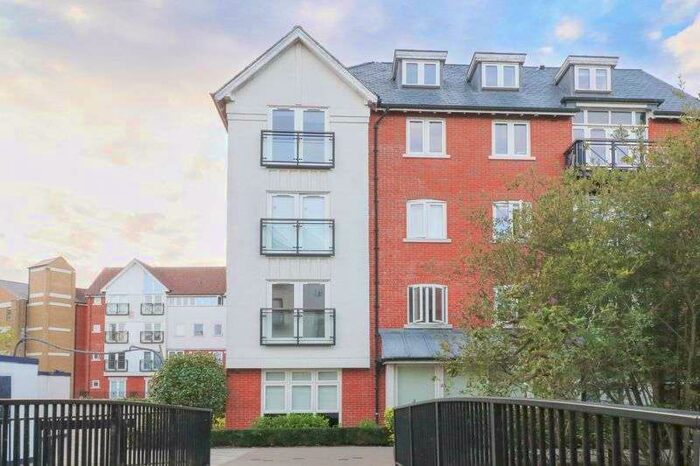 3 Bedroom Flat To Rent In Great Stour Mews Canterbury CT1