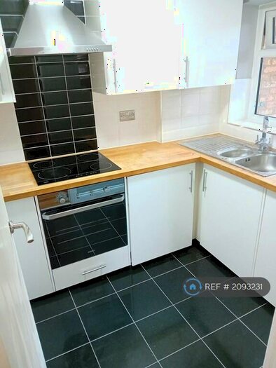 1 Bedroom Flat To Rent In Waverley Road, Enfield, EN2