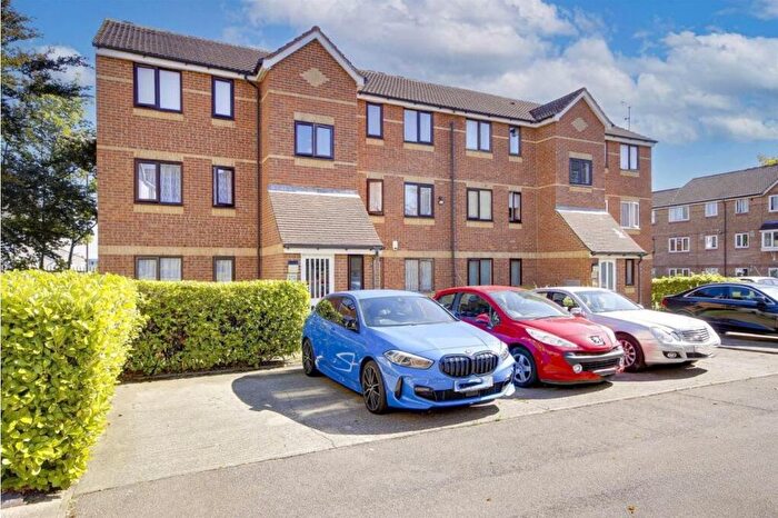 1 Bedroom Flat To Rent In Cherry Blossom Close, Palmers Green, N13