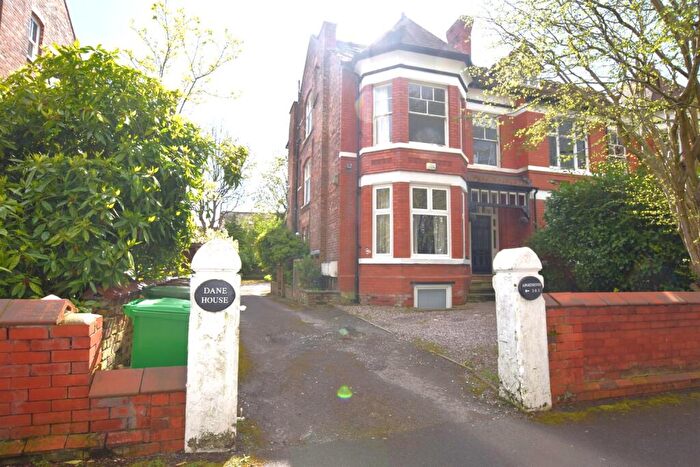 3 Bedroom Apartment To Rent In Kinnaird Road, Manchester, M20