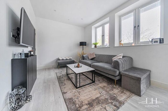 2 Bedroom Apartment For Sale In Millfield View, Brentwood, CM15