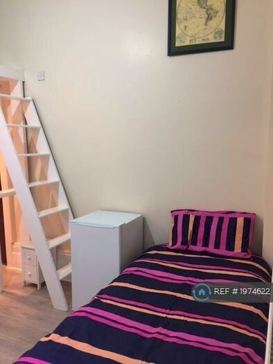Studio To Rent In Green Lanes, London, N8