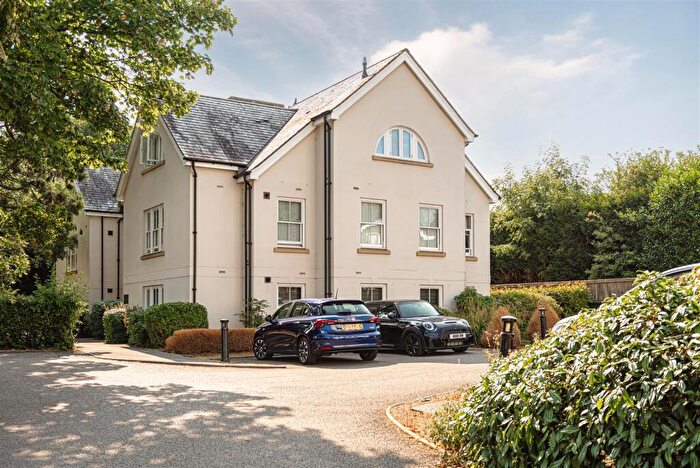 2 Bedroom Apartment For Sale In Reigate Hill, Reigate, RH2