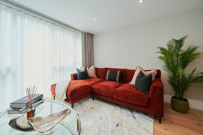 2 Bedroom Apartment To Rent In Flat, Baker, Baker Street, London, NW1