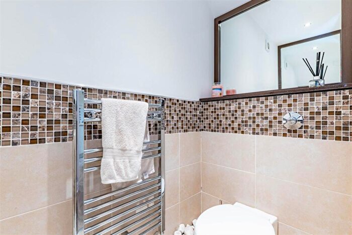 3 Bedroom Town House To Rent In Farington Court, Farington, Leyland, PR25