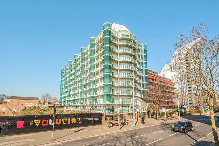 2 Bedroom Flat For Sale In Uxbridge Road, London, W5