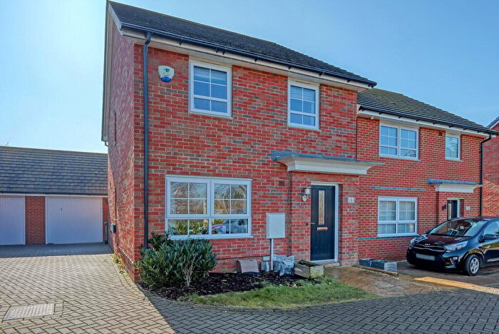 3 Bedroom Detached House For Sale In Walton Hall Drive, Felixstowe, IP11