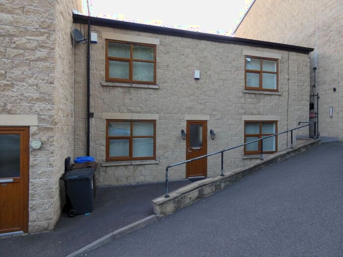 3 Bedroom Town House To Rent In Woodview Road, Sheffield, S6