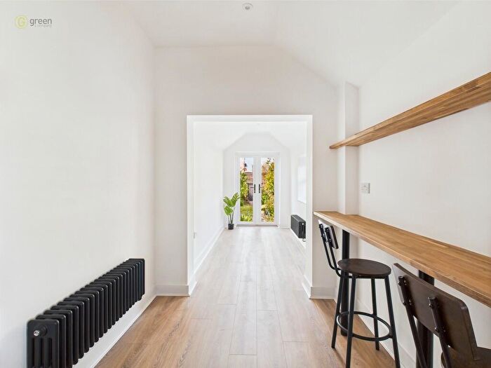 3 Bedroom End Of Terrace House For Sale In Glascote Road, Glascote, B77