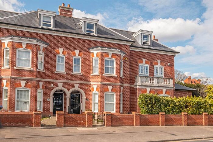 4 Bedroom Town House For Sale In Portsmouth Road, Thames Ditton, KT7