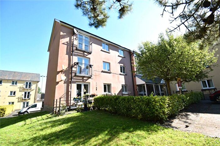 2 Bedroom Flat To Rent In Tovey Crescent, Plymouth, Devon, PL5