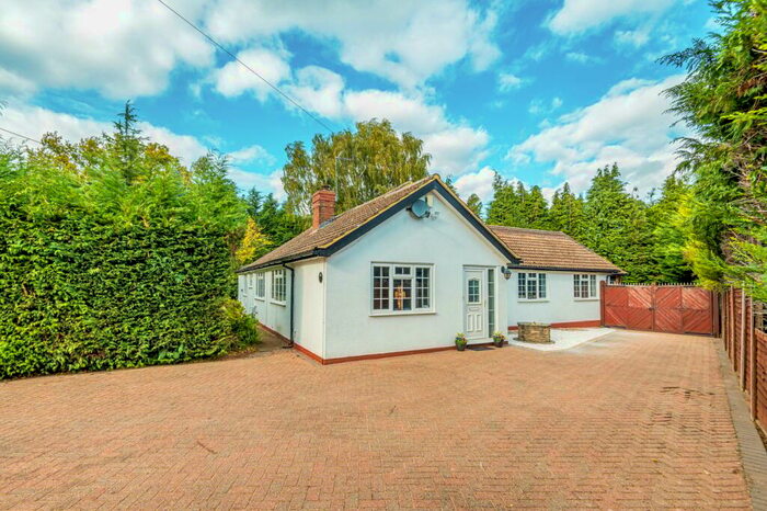 4 Bedroom Detached Bungalow To Rent In Ampthill Road, Flitwick, MK45