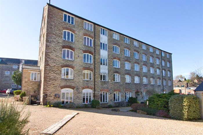 3 Bedroom Apartment For Sale In Inner Silk Mills, Malmesbury, SN16