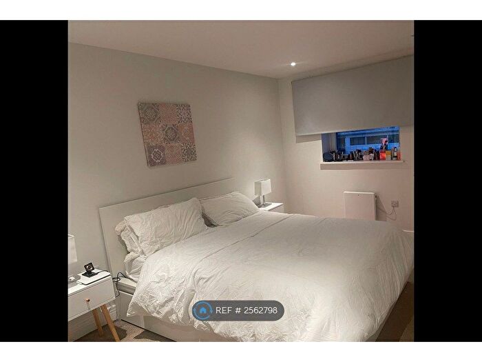 2 Bedroom Flat To Rent In Argyle Street, Glasgow, G2
