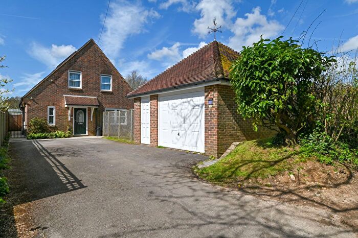 4 Bedroom Detached House For Sale In Frogmore Lane, Lovedean, PO8