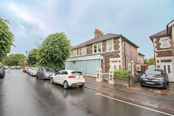 4 Bedroom Flat For Sale In Whitecross Road, Weston-Super-Mare, BS23