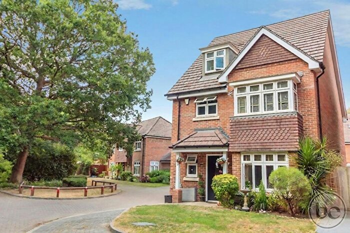 4 Bedroom Detached House For Sale In Faringdon Road, Earley, RG6