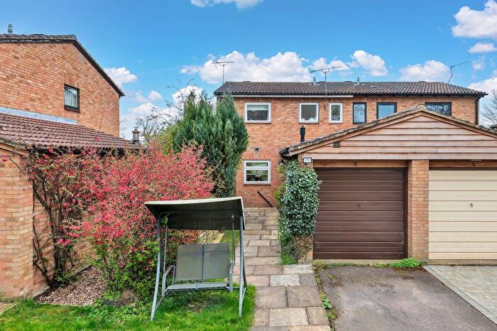 3 Bedroom Semi Detached House For Sale In Pigeons Close, Thriplow, SG8