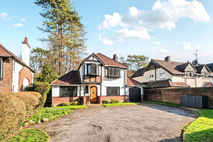 3 Bedroom House For Sale In Harestone Valley Road, Caterham, CR3