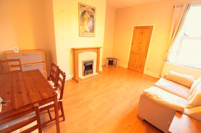 3 Bedroom Flat To Rent In Rothbury Terrace, Heaton, Newcastle Upon Tyne, NE6