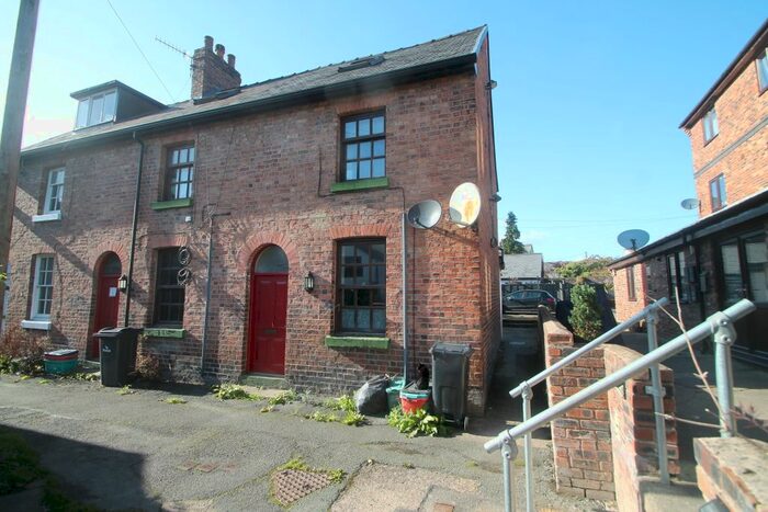 1 Bedroom Flat To Rent In Bank Street, Llanfyllin, SY22