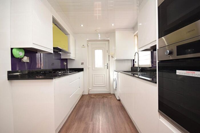 2 Bedroom Bungalow For Sale In Tarbrax Way, Hamilton, ML3