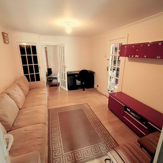2 Bedroom Flat To Rent In Washington Avenue, London, E12