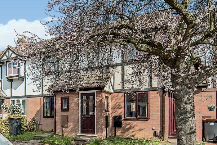 2 Bedroom Terraced House To Rent In Hurst Grove, Bedford, MK40