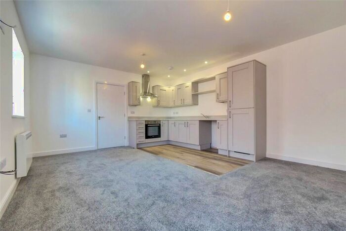 1 Bedroom Flat To Rent In Hallgate, Cottingham, East Yorkshire, HU16