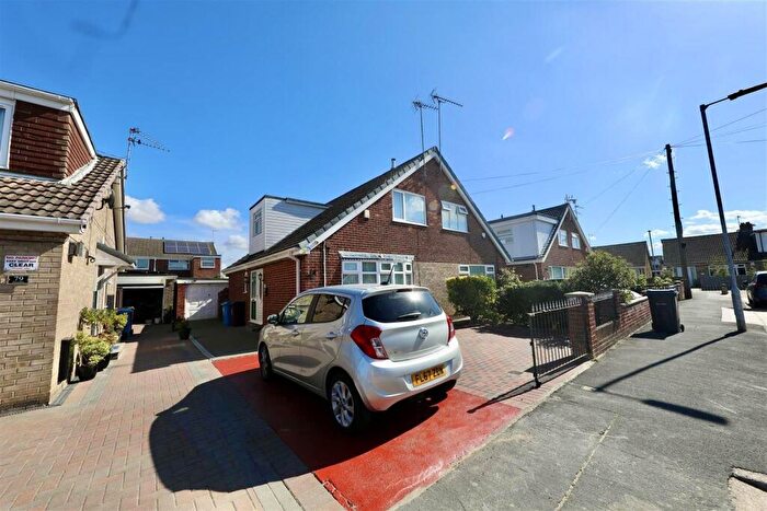 3 Bedroom Semi-Detached House For Sale In Thorndale, Hull, HU7
