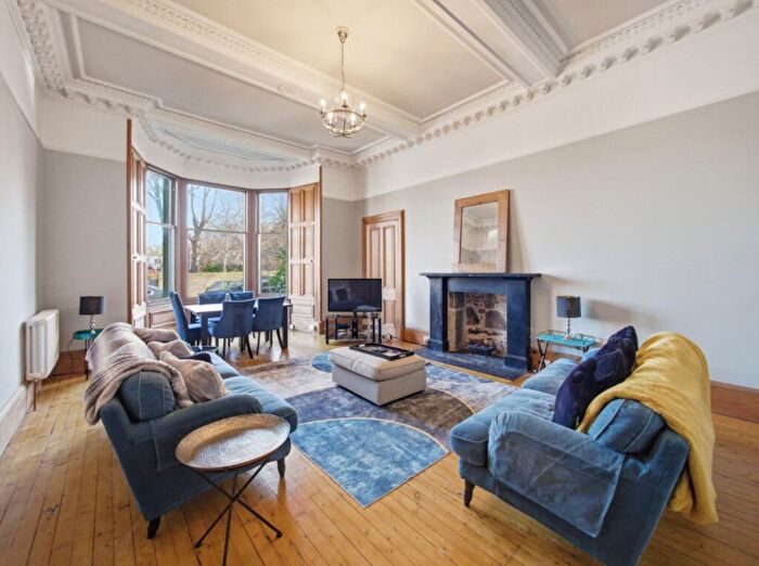 3 Bedroom Flat To Rent In Greenhill Place, Edinburgh, EH10