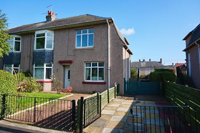 2 Bedroom Flat To Rent In Crewe Road West, Granton, Edinburgh, EH5