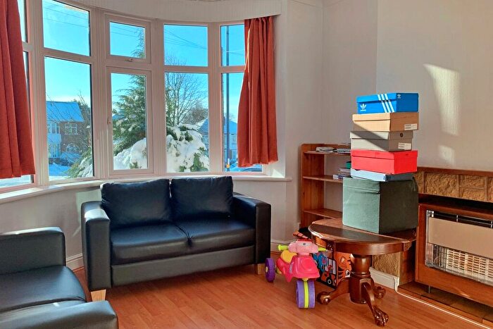 3 Bedroom Semi Detached House To Rent In Ridgeacre Road, Quinton, Birmingham, B32