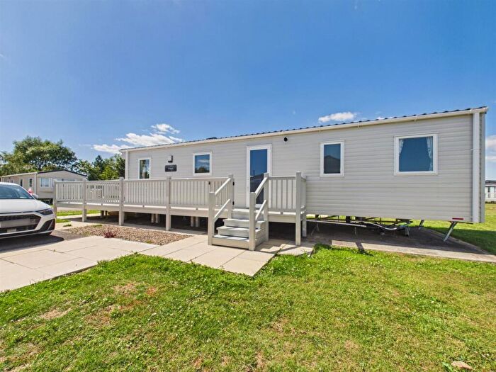 3 Bedroom Chalet For Sale In Alford Road, Mablethorpe, LN12
