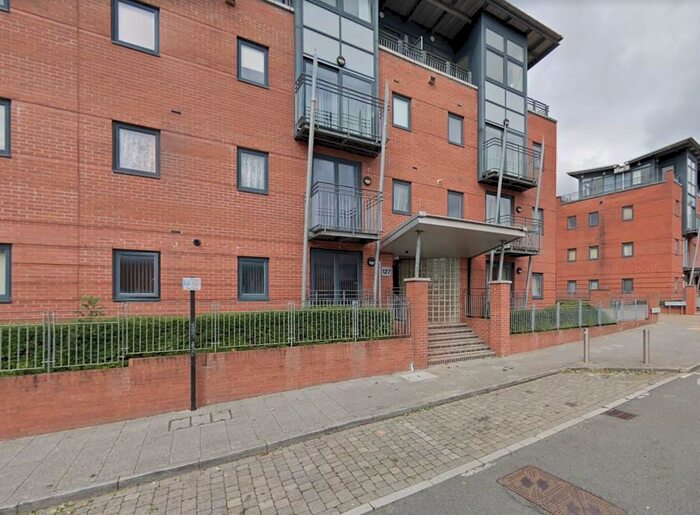 3 Bedroom Flat To Rent In Rickman Drive, Birmingham, B15